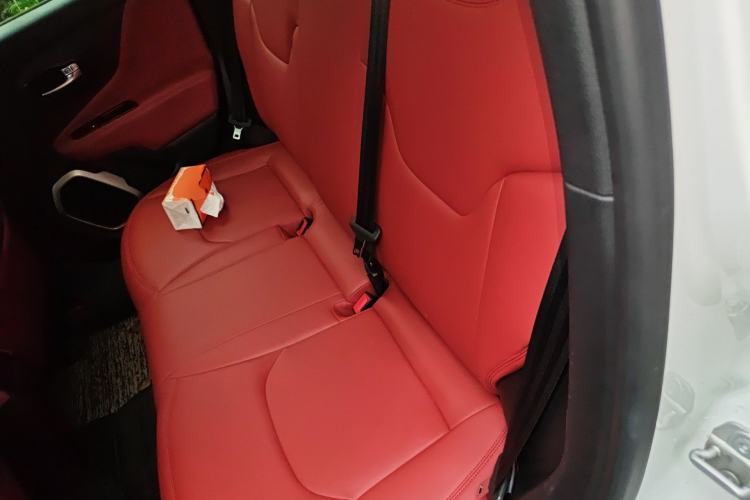 Used Jeep Renegade 2018 Connected Large Screen Version 180T Automatic High-Energy Edition Left Rear Seat