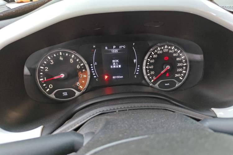 Used Jeep Renegade 2018 Connected Large Screen Version 180T Automatic High-Energy Edition Odometer Close Up