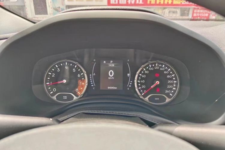 Used Jeep Renegade 2018 Connected Large Screen Version 180T Automatic High-Energy Edition Odometer Close Up