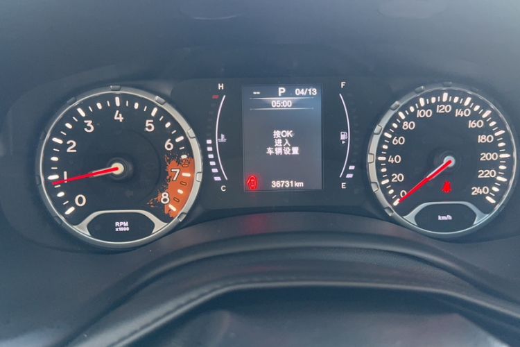 Used Jeep Renegade 2018 Connected Large Screen Version 180T Automatic High-Energy Edition Odometer Close Up