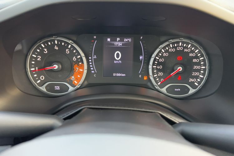 Used Jeep Renegade 2018 Connected Large Screen Version 180T Automatic High-Energy Edition Odometer Close Up