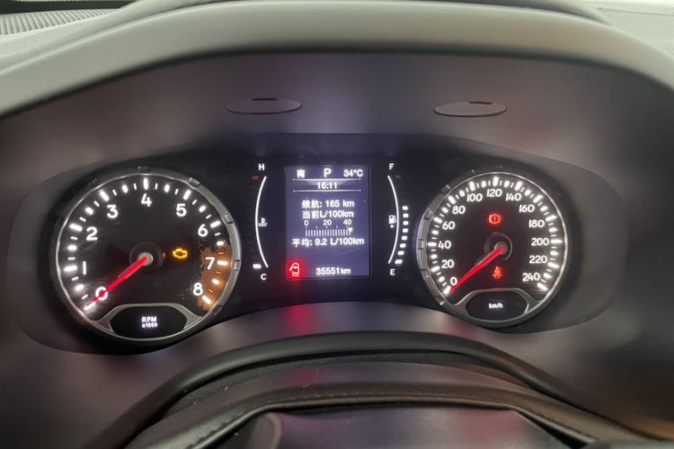 Used Jeep Renegade 2018 Connected Large Screen Version 180T Automatic Kinetic Edition+ Odometer Close Up