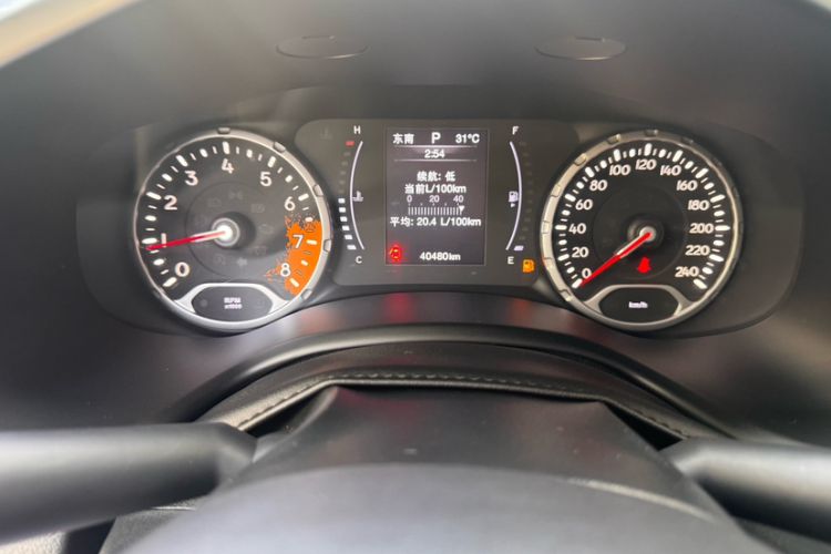 Used Jeep Renegade 2018 Connected Large Screen Version 180T Automatic Kinetic Edition+ Odometer Close Up