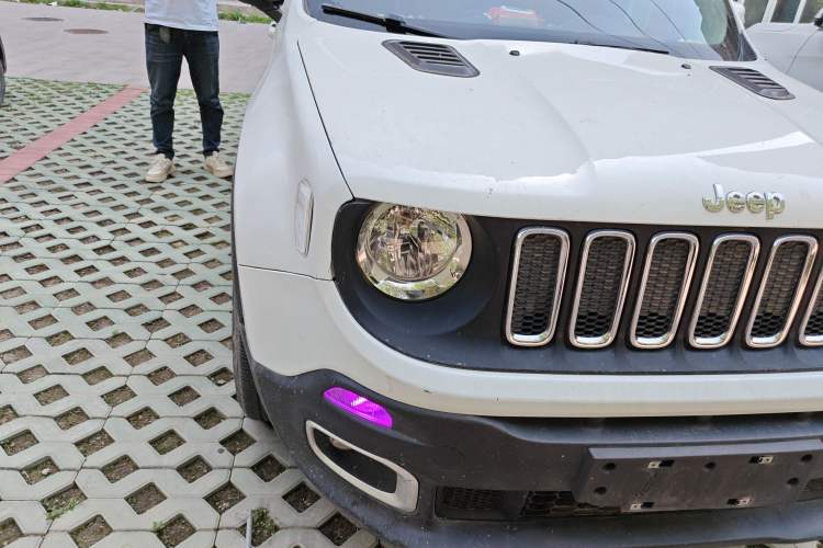 Used Jeep Renegade 2018 Connected Large Screen Version 180T Automatic High-Energy Edition Right Front Headlight