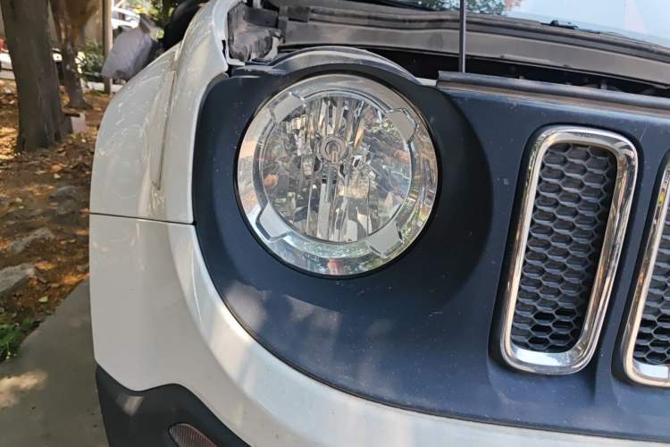 Used Jeep Renegade 2018 Connected Large Screen Version 180T Automatic High-Energy Edition Right Front Headlight