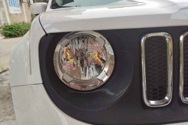 Used Jeep Renegade 2018 Connected Large Screen Version 180T Automatic Jingneng Version Right Front Headlight