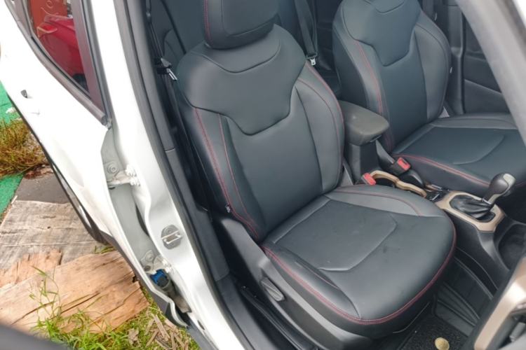 Used Jeep Renegade 2018 Connected Large Screen Version 180T Automatic High-Energy Edition Right Front Seat