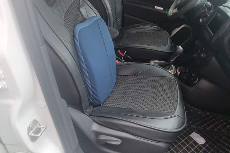 Used Jeep Renegade 2018 Connected Large Screen Version 180T Automatic High-Energy Edition Right Front Seat