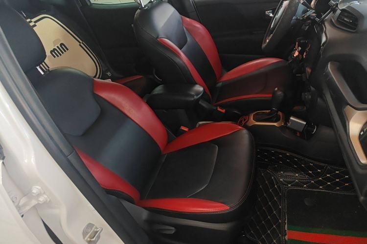 Used Jeep Renegade 2018 Connected Large Screen Version 180T Automatic High-Energy Edition Right Front Seat