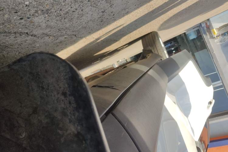 Used Jeep Renegade 2018 Connected Large Screen Version 180T Automatic High-Energy Edition Right Side Sill