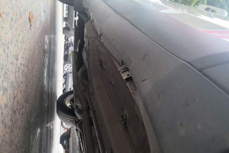 Used Jeep Renegade 2018 Connected Large Screen Version 180T Automatic High-Energy Edition Right Side Sill