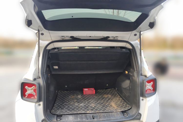 Used Jeep Renegade 2018 Connected Large Screen Version 180T Automatic Jingneng Version Trunk