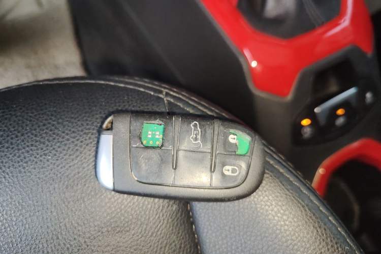Used Jeep Renegade 2018 Connected Large Screen Version 180T Automatic Jingneng Version Vehicle Key
