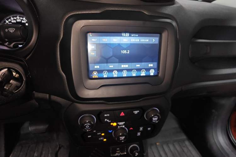 Used Jeep Renegade 2018 Connected Large Screen Version 180T Automatic High-Energy Edition Audio And AC Panel