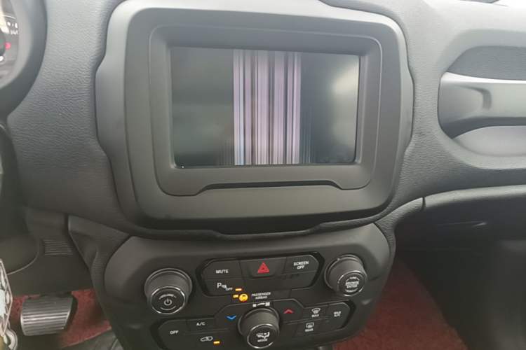 Used Jeep Renegade 2018 Connected Large Screen Version 180T Automatic High-Energy Edition Audio And AC Panel