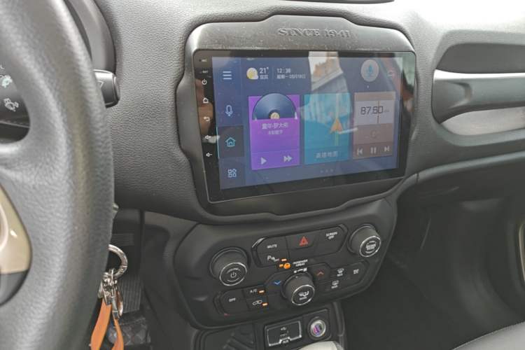 Used Jeep Renegade 2018 Connected Large Screen Version 180T Automatic High-Energy Edition Audio And AC Panel