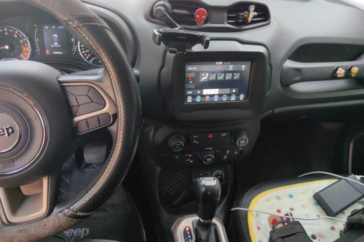 Used Jeep Renegade 2018 Connected Large Screen Version 180TS Automatic High-Energy Edition Audio And AC Panel