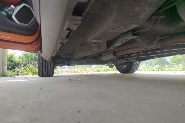 Used Jeep Renegade 2018 Connected Large Screen Version 180T Automatic Jingneng Version Chassis Rear Left