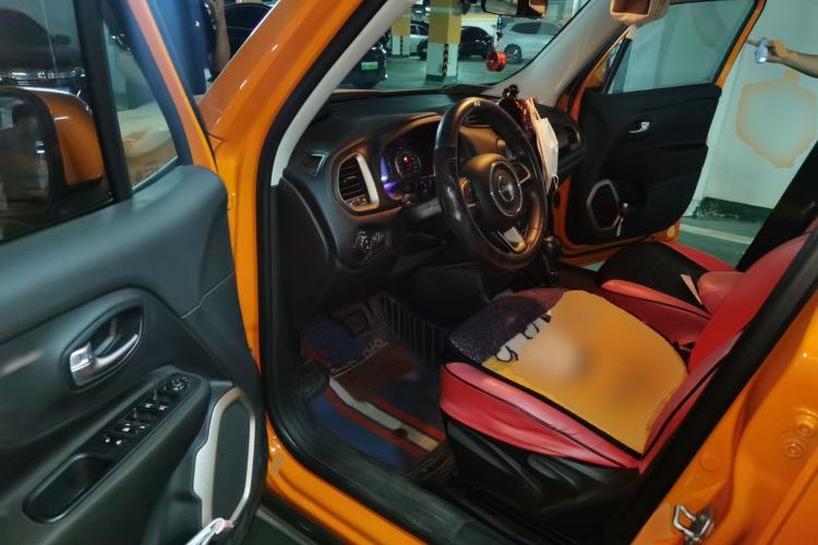 Used Jeep Renegade 2018 Connected Large Screen Version 180T Automatic High-Energy Edition Driver Seat