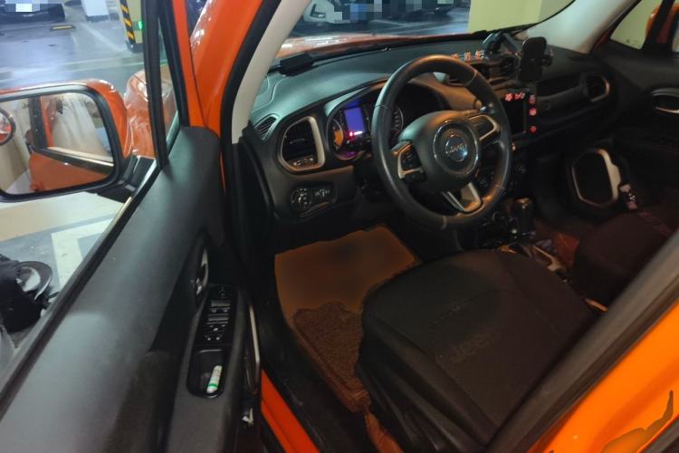 Used Jeep Renegade 2018 Connected Large Screen Version 180T Automatic High-Energy Edition Driver Seat