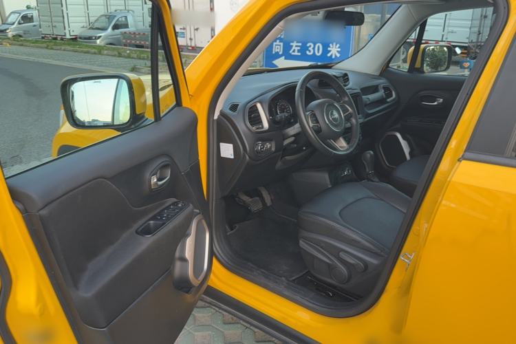 Used Jeep Renegade 2018 Connected Large Screen Version 180T Automatic Jingneng Version Driver Seat