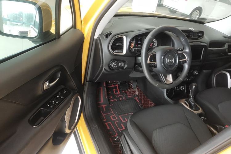 Used Jeep Renegade 2018 Connected Large Screen Version 180T Automatic High-Energy Edition Driver Seat