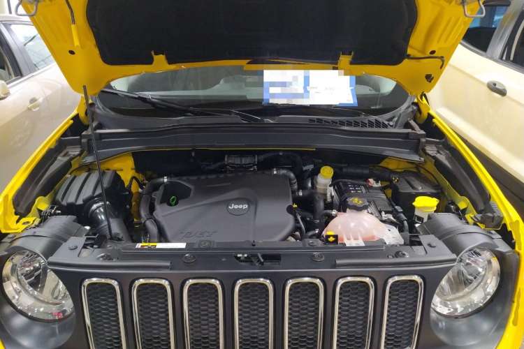 Used Jeep Renegade 2018 Connected Large Screen Version 180T Automatic High-Energy Edition Engine Bay