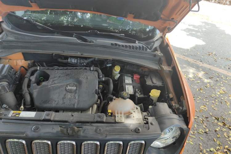 Used Jeep Renegade 2018 Connected Large Screen Version 180T Automatic High-Energy Edition Engine Bay Left
