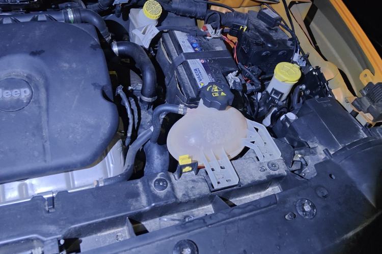 Used Jeep Renegade 2018 Connected Large Screen Version 180T Automatic High-Energy Edition Engine Bay Left