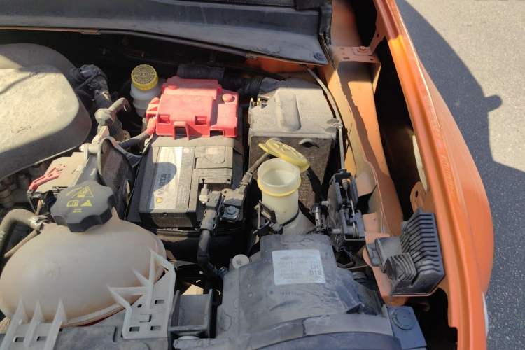 Used Jeep Renegade 2018 Connected Large Screen Version 180TS Automatic High-Energy Edition Engine Bay Left