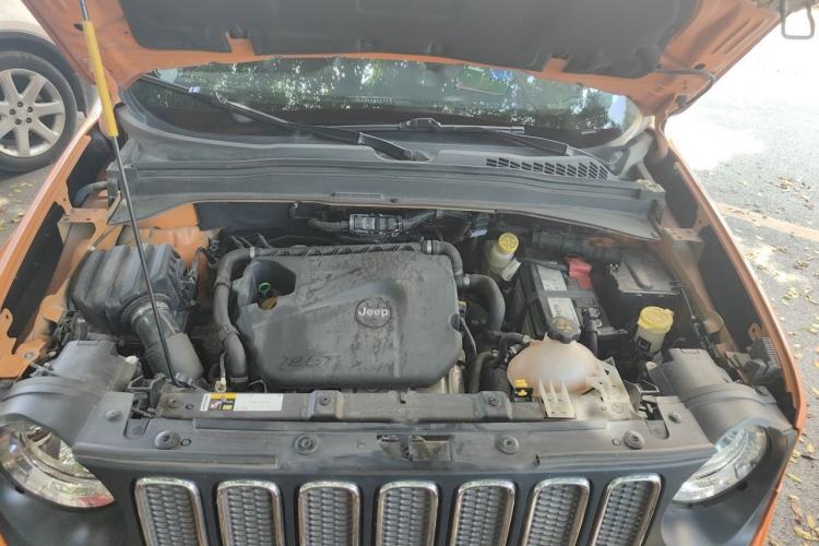 Used Jeep Renegade 2018 Connected Large Screen Version 180T Automatic High-Energy Edition Engine Bay