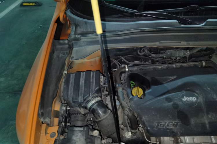 Used Jeep Renegade 2018 Connected Large Screen Version 180T Automatic High-Energy Edition Engine Bay Right