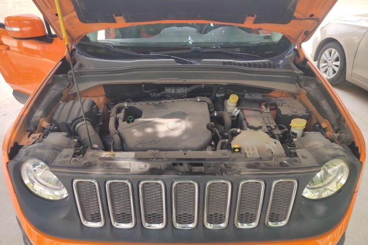 Used Jeep Renegade 2018 Connected Large Screen Version 180T Automatic Jingneng Version Engine Bay
