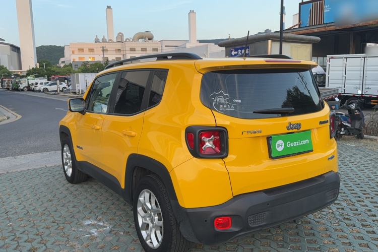 Used Jeep Renegade 2018 Connected Large Screen Version 180T Automatic Jingneng Version Exterior 2