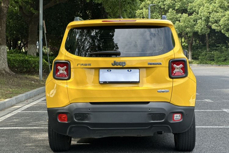 Used Jeep Renegade 2018 Connected Large Screen Version 180T Automatic High-Energy Edition Exterior 3
