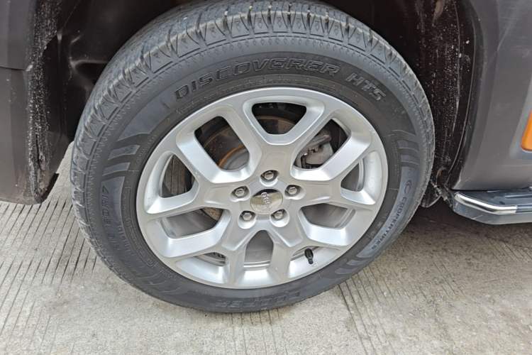 Used Jeep Renegade 2018 Connected Large Screen Version 180T Automatic High-Energy Edition Exterior 5