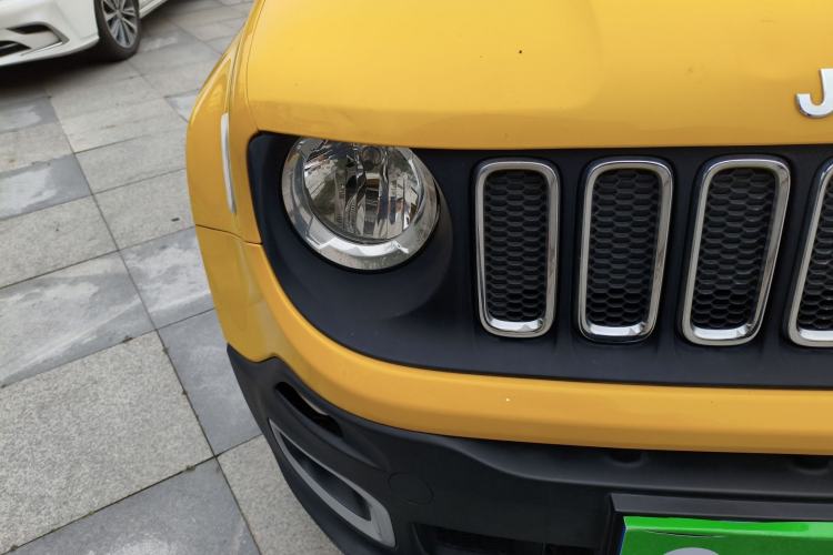 Used Jeep Renegade 2018 Connected Large Screen Version 180T Automatic High-Energy Edition Exterior 6
