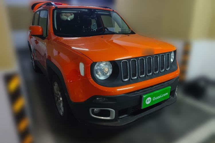 Used Jeep Renegade 2018 Connected Large Screen Version 180T Automatic High-Energy Edition Front Right 45 Deg