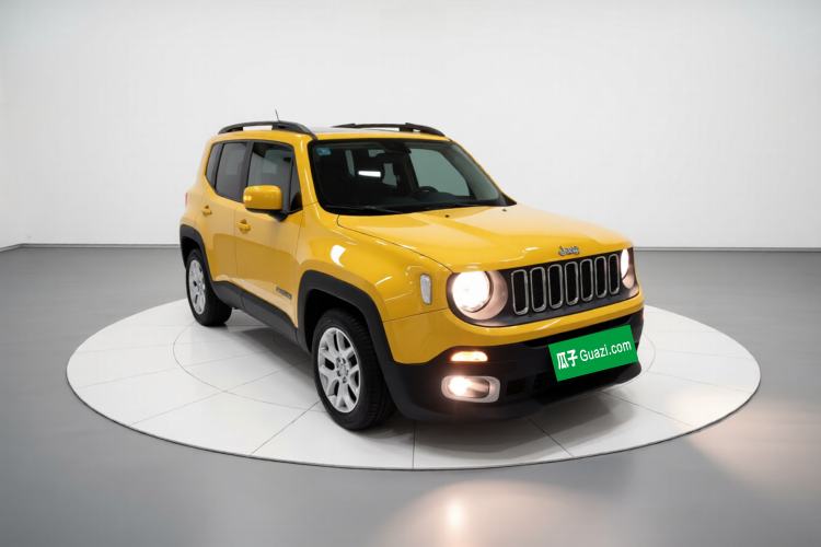 Used Jeep Renegade 2018 Connected Large Screen Version 180T Automatic High-Energy Edition Front Right 45 Deg