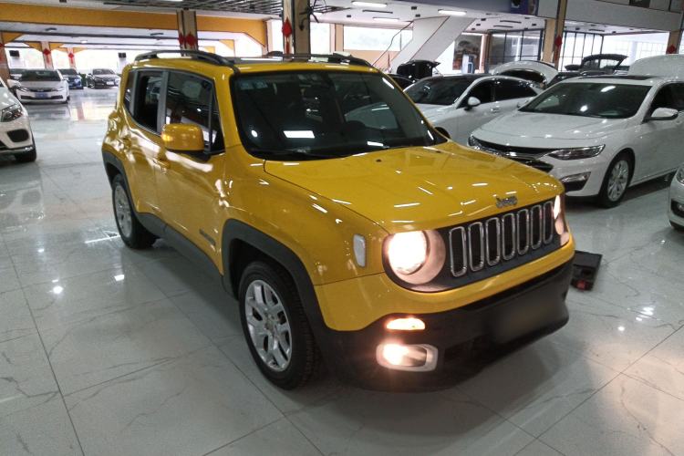 Used Jeep Renegade 2018 Connected Large Screen Version 180T Automatic High-Energy Edition Front Right 45 Deg