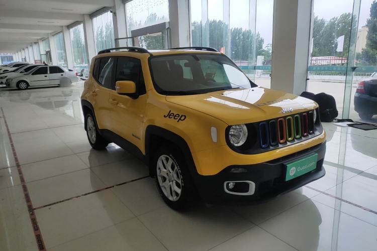 Used Jeep Renegade 2018 Connected Large Screen Version 180T Automatic High-Energy Edition Front Right 45 Deg