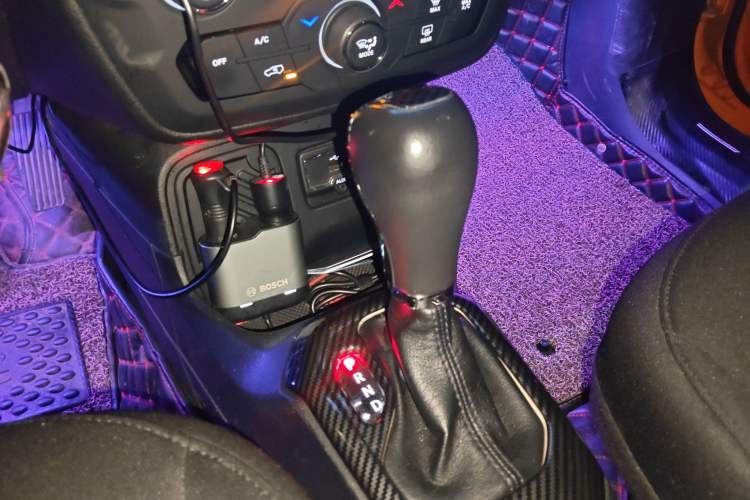 Used Jeep Renegade 2018 Connected Large Screen Version 180T Automatic High-Energy Edition Gear Lever