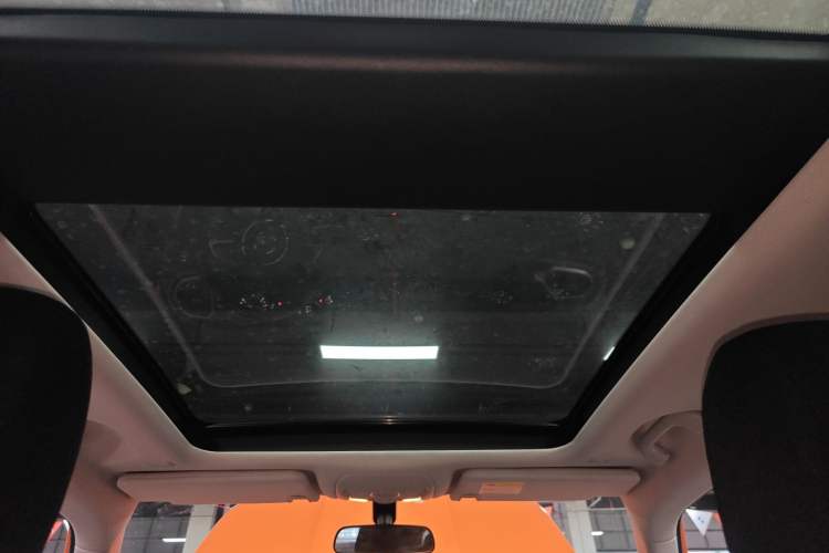 Used Jeep Renegade 2018 Connected Large Screen Version 180T Automatic High-Energy Edition Headliner