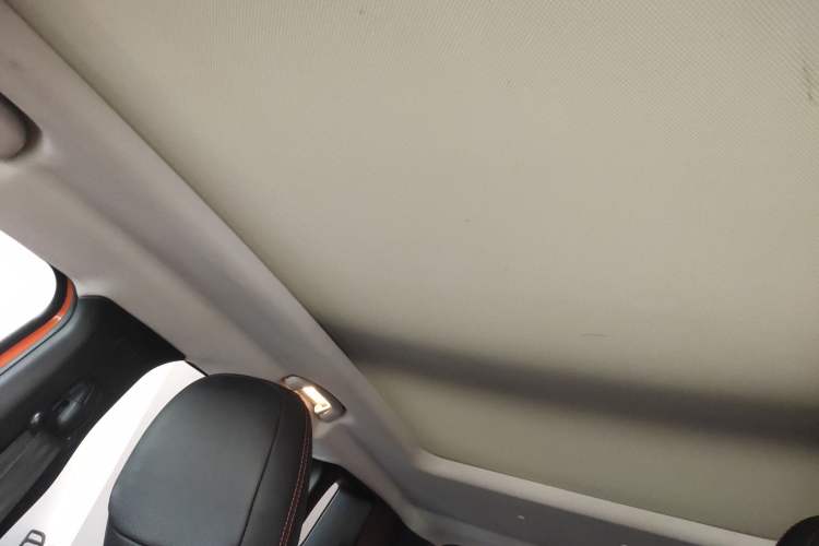 Used Jeep Renegade 2018 Connected Large Screen Version 180T Automatic Jingneng Version Headliner