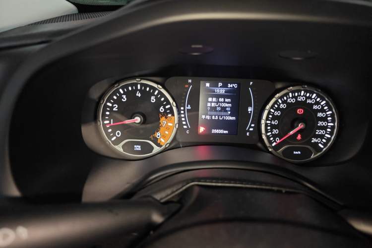 Used Jeep Renegade 2018 Connected Large Screen Version 180T Automatic High-Energy Edition Instrument Cluster