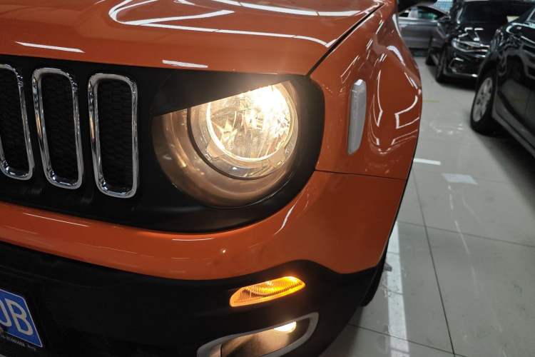 Used Jeep Renegade 2018 Connected Large Screen Version 180T Automatic High-Energy Edition Left Front Headlight