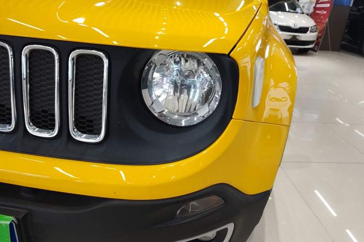 Used Jeep Renegade 2018 Connected Large Screen Version 180T Automatic High-Energy Edition Left Front Headlight