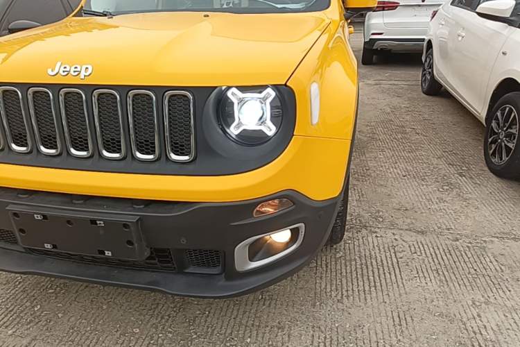 Used Jeep Renegade 2018 Connected Large Screen Version 180T Automatic High-Energy Edition Left Front Headlight