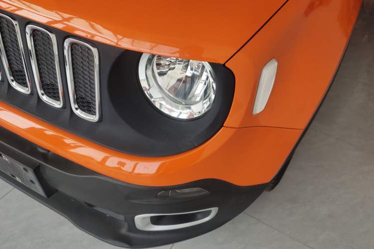 Used Jeep Renegade 2018 Connected Large Screen Version 180T Automatic Jingneng Version Left Front Headlight