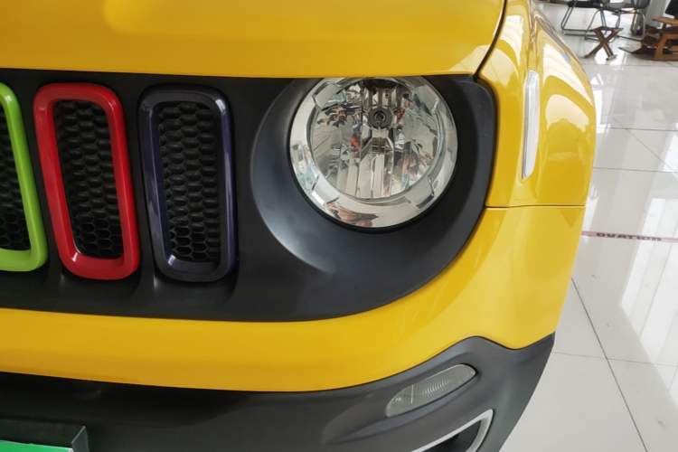 Used Jeep Renegade 2018 Connected Large Screen Version 180T Automatic High-Energy Edition Left Front Headlight